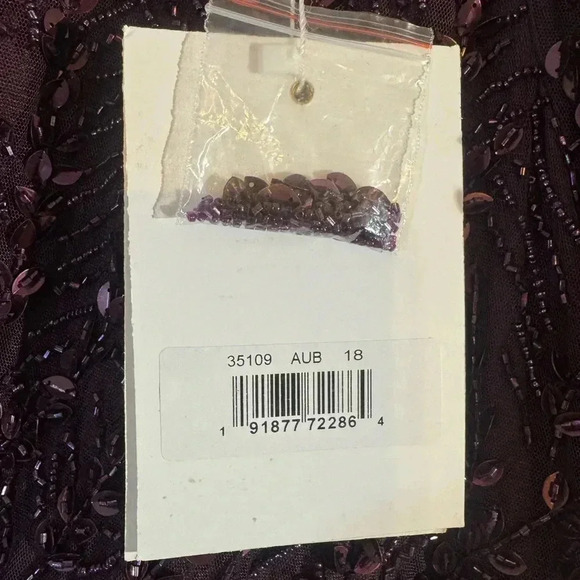 MAC DUGGAL Embellished Flutter Sleeve Gown NWT Style 35109 - Picture 6 of 8